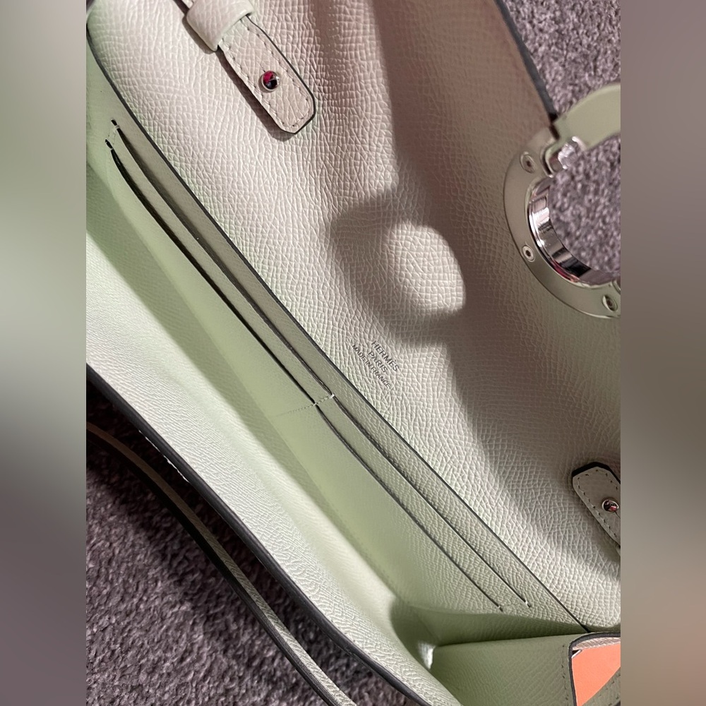 Cannot be bundled  - Vert Fizz Hermes wallet in a string. - Picture 14 of 16